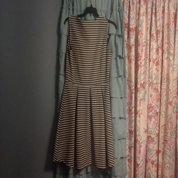 White and black dress - Picture 4 of 4